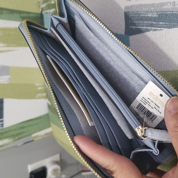 Michael Kors Jet Set Travel L Zip Wallet In Pale Blue(Saffiano Leather) - Picture 7 of 9